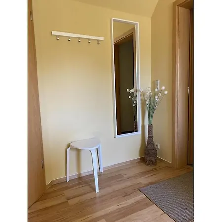 House In With 1 Bedroom Apartament