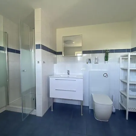 아파트 House In With 1 Bedroom *